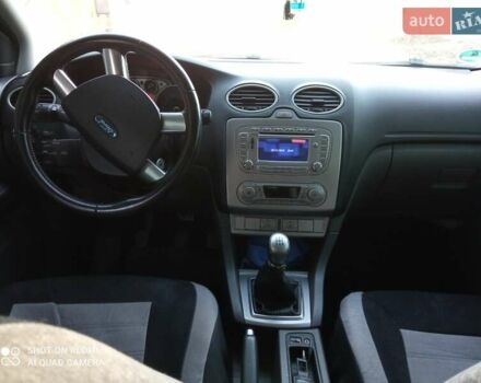 Черный Форд Фокус, объемом двигателя 1.6 л и пробегом 242 тыс. км за 5800 $, фото 4 на Automoto.ua