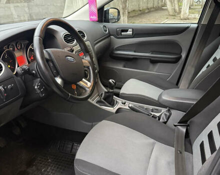 Черный Форд Фокус, объемом двигателя 1.6 л и пробегом 210 тыс. км за 6500 $, фото 5 на Automoto.ua