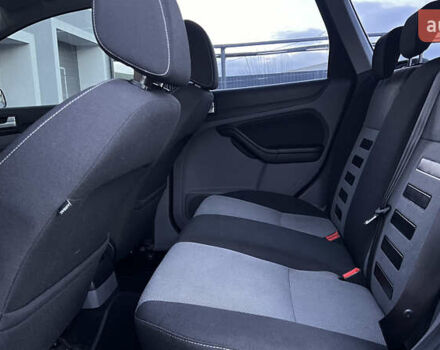 Черный Форд Фокус, объемом двигателя 1.8 л и пробегом 218 тыс. км за 5799 $, фото 47 на Automoto.ua