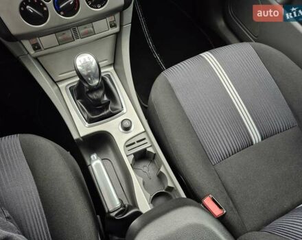 Чорний Форд Фокус, об'ємом двигуна 1.6 л та пробігом 249 тис. км за 6900 $, фото 42 на Automoto.ua