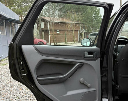 Черный Форд Фокус, объемом двигателя 1.6 л и пробегом 233 тыс. км за 5900 $, фото 22 на Automoto.ua