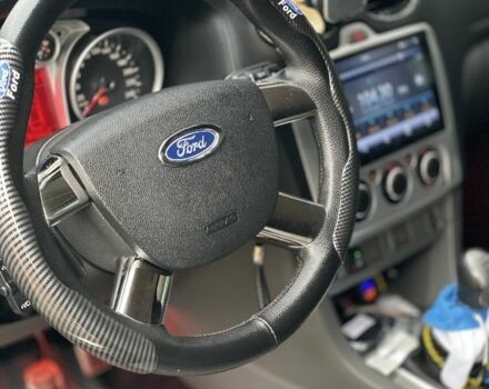 Черный Форд Фокус, объемом двигателя 1.8 л и пробегом 232 тыс. км за 6300 $, фото 3 на Automoto.ua