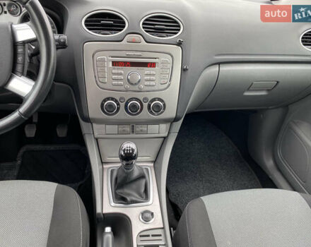 Черный Форд Фокус, объемом двигателя 1.6 л и пробегом 214 тыс. км за 6150 $, фото 28 на Automoto.ua