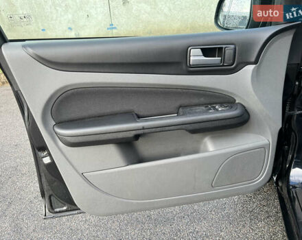 Чорний Форд Фокус, об'ємом двигуна 1.6 л та пробігом 208 тис. км за 6500 $, фото 7 на Automoto.ua