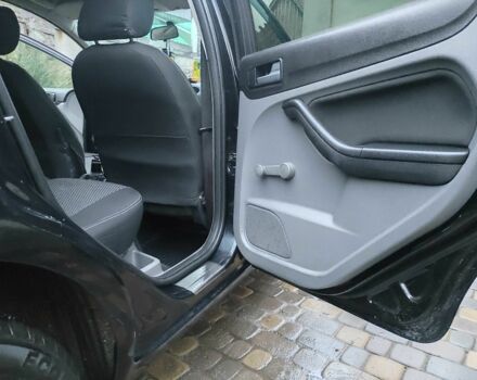 Черный Форд Фокус, объемом двигателя 1.6 л и пробегом 300 тыс. км за 5700 $, фото 7 на Automoto.ua