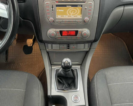 Черный Форд Фокус, объемом двигателя 1.6 л и пробегом 242 тыс. км за 6150 $, фото 17 на Automoto.ua