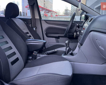 Черный Форд Фокус, объемом двигателя 1.8 л и пробегом 218 тыс. км за 5799 $, фото 43 на Automoto.ua