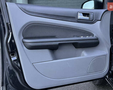 Черный Форд Фокус, объемом двигателя 1.8 л и пробегом 218 тыс. км за 5799 $, фото 38 на Automoto.ua