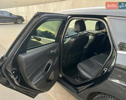 Черный Форд Фокус, объемом двигателя 2 л и пробегом 249 тыс. км за 7600 $, фото 19 на Automoto.ua