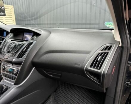 Черный Форд Фокус, объемом двигателя 1.6 л и пробегом 243 тыс. км за 8600 $, фото 8 на Automoto.ua