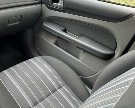 Черный Форд Фокус, объемом двигателя 1.56 л и пробегом 333 тыс. км за 6500 $, фото 10 на Automoto.ua