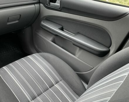 Черный Форд Фокус, объемом двигателя 1.6 л и пробегом 323 тыс. км за 5500 $, фото 8 на Automoto.ua