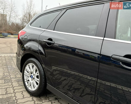 Черный Форд Фокус, объемом двигателя 1.6 л и пробегом 243 тыс. км за 8350 $, фото 16 на Automoto.ua