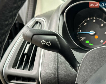 Черный Форд Фокус, объемом двигателя 1.6 л и пробегом 243 тыс. км за 8350 $, фото 75 на Automoto.ua