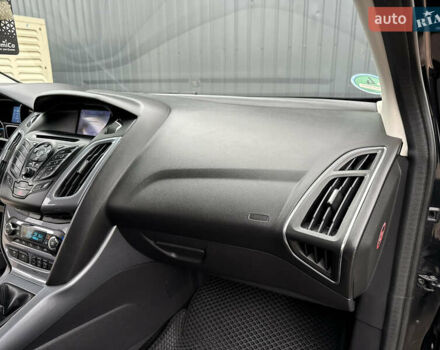 Черный Форд Фокус, объемом двигателя 1.6 л и пробегом 243 тыс. км за 8350 $, фото 93 на Automoto.ua