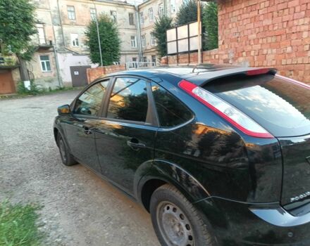 Черный Форд Фокус, объемом двигателя 1.6 л и пробегом 299 тыс. км за 5550 $, фото 3 на Automoto.ua