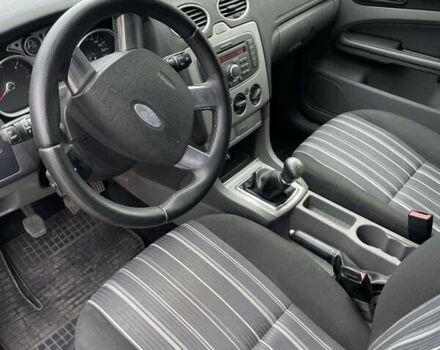 Черный Форд Фокус, объемом двигателя 1.6 л и пробегом 323 тыс. км за 5900 $, фото 16 на Automoto.ua