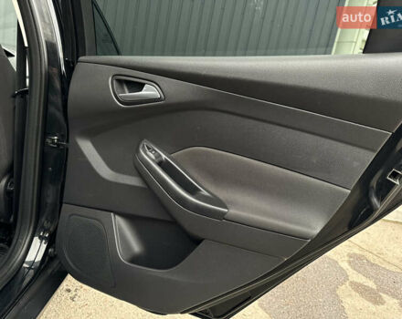 Черный Форд Фокус, объемом двигателя 1.6 л и пробегом 243 тыс. км за 8350 $, фото 102 на Automoto.ua