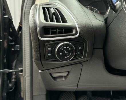 Черный Форд Фокус, объемом двигателя 1.6 л и пробегом 243 тыс. км за 8350 $, фото 18 на Automoto.ua