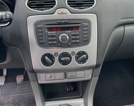 Черный Форд Фокус, объемом двигателя 1.6 л и пробегом 323 тыс. км за 5500 $, фото 9 на Automoto.ua