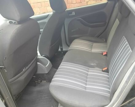 Черный Форд Фокус, объемом двигателя 1.6 л и пробегом 299 тыс. км за 5550 $, фото 5 на Automoto.ua