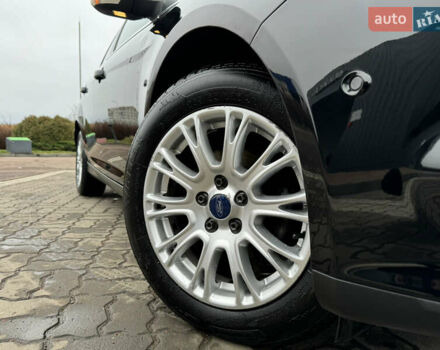 Черный Форд Фокус, объемом двигателя 1.6 л и пробегом 243 тыс. км за 8350 $, фото 7 на Automoto.ua