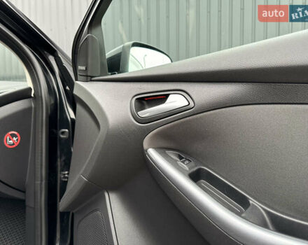 Черный Форд Фокус, объемом двигателя 1.6 л и пробегом 243 тыс. км за 8350 $, фото 89 на Automoto.ua