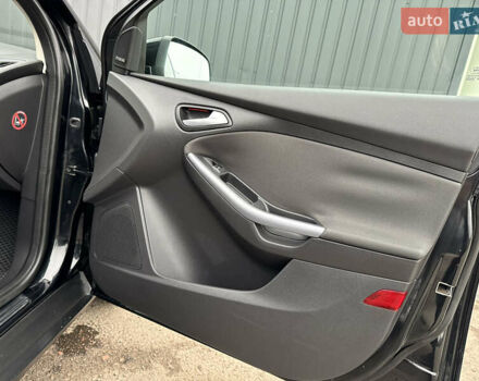 Черный Форд Фокус, объемом двигателя 1.6 л и пробегом 243 тыс. км за 8350 $, фото 88 на Automoto.ua