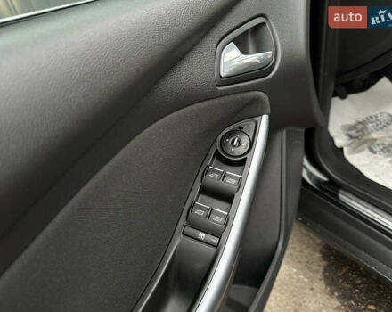 Черный Форд Фокус, объемом двигателя 1.6 л и пробегом 243 тыс. км за 8350 $, фото 61 на Automoto.ua