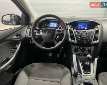 Черный Форд Фокус, объемом двигателя 1.6 л и пробегом 211 тыс. км за 7750 $, фото 2 на Automoto.ua