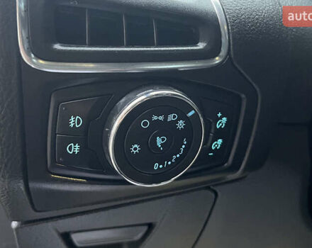 Черный Форд Фокус, объемом двигателя 1.6 л и пробегом 227 тыс. км за 8300 $, фото 12 на Automoto.ua