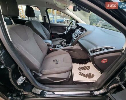 Черный Форд Фокус, объемом двигателя 1.6 л и пробегом 215 тыс. км за 8100 $, фото 29 на Automoto.ua