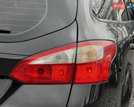 Чорний Форд Фокус, об'ємом двигуна 1.6 л та пробігом 249 тис. км за 7200 $, фото 21 на Automoto.ua