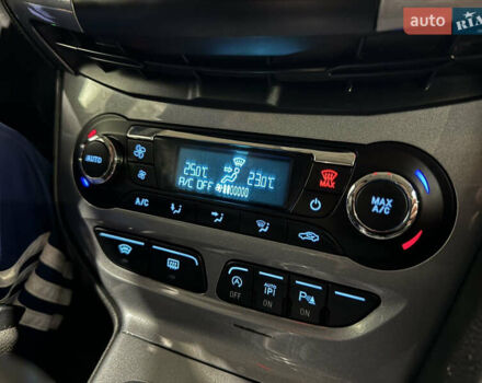 Черный Форд Фокус, объемом двигателя 1.6 л и пробегом 238 тыс. км за 8400 $, фото 10 на Automoto.ua