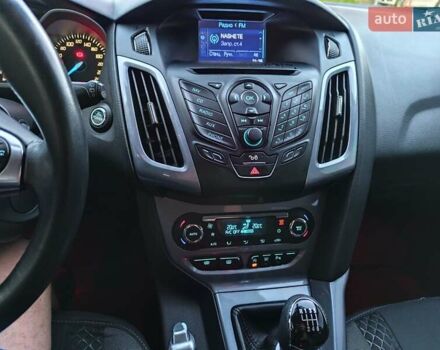 Черный Форд Фокус, объемом двигателя 1.6 л и пробегом 264 тыс. км за 8099 $, фото 12 на Automoto.ua