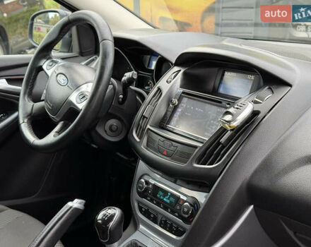 Форд Фокус 2013 в Стрые на Automoto.ua Черный Форд Фокус, объемом двигателя 1.6 л и пробегом 253 тыс. км за 7800 $, фото 35 на Automoto.ua