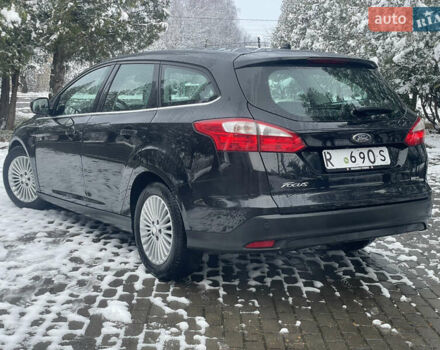 Черный Форд Фокус, объемом двигателя 1.6 л и пробегом 260 тыс. км за 7750 $, фото 5 на Automoto.ua