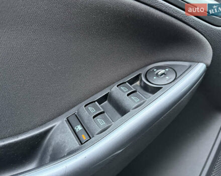 Черный Форд Фокус, объемом двигателя 1.6 л и пробегом 236 тыс. км за 8100 $, фото 29 на Automoto.ua