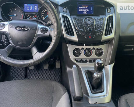 Черный Форд Фокус, объемом двигателя 1.6 л и пробегом 295 тыс. км за 6800 $, фото 2 на Automoto.ua