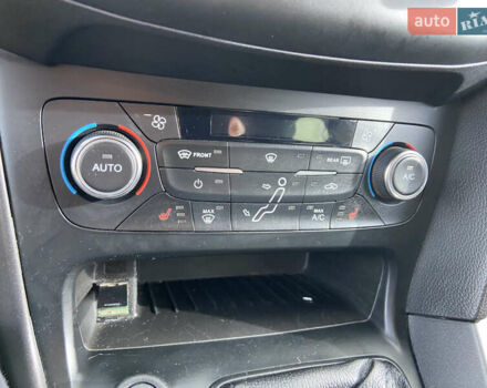 Чорний Форд Фокус, об'ємом двигуна 1 л та пробігом 190 тис. км за 7300 $, фото 19 на Automoto.ua