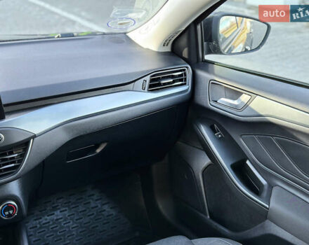 Черный Форд Фокус, объемом двигателя 1.5 л и пробегом 158 тыс. км за 15500 $, фото 11 на Automoto.ua