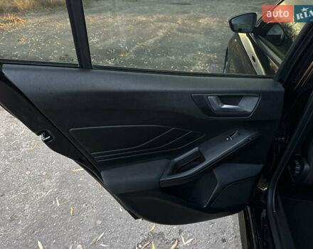 Черный Форд Фокус, объемом двигателя 1.5 л и пробегом 174 тыс. км за 14550 $, фото 24 на Automoto.ua