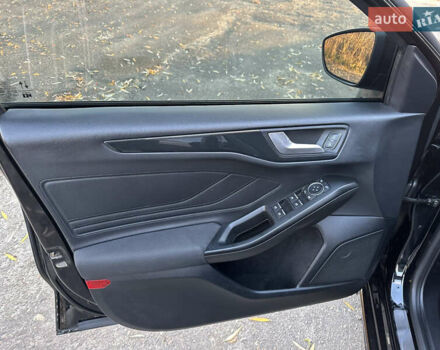 Черный Форд Фокус, объемом двигателя 1.5 л и пробегом 174 тыс. км за 14550 $, фото 59 на Automoto.ua