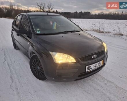 Черный Форд Фокус, объемом двигателя 1.6 л и пробегом 220 тыс. км за 2600 $, фото 1 на Automoto.ua