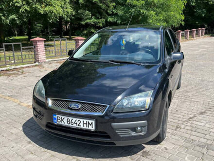 Черный Форд Фокус, объемом двигателя 1.6 л и пробегом 265 тыс. км за 3900 $, фото 1 на Automoto.ua
