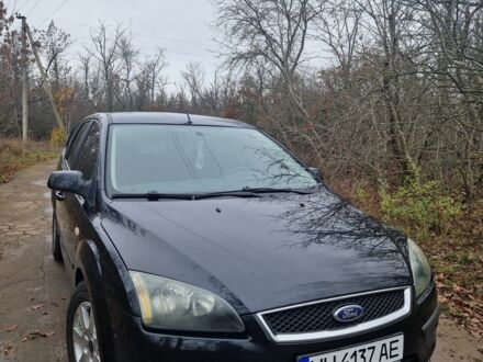 Черный Форд Фокус, объемом двигателя 1.6 л и пробегом 289 тыс. км за 4400 $, фото 1 на Automoto.ua