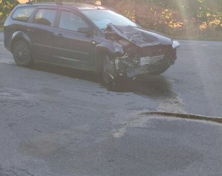 Черный Форд Фокус, объемом двигателя 1.8 л и пробегом 223 тыс. км за 990 $, фото 1 на Automoto.ua