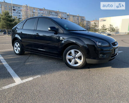 Черный Форд Фокус, объемом двигателя 1.6 л и пробегом 261 тыс. км за 4799 $, фото 1 на Automoto.ua