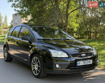 Черный Форд Фокус, объемом двигателя 1.6 л и пробегом 250 тыс. км за 4750 $, фото 1 на Automoto.ua