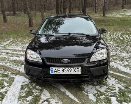 Черный Форд Фокус, объемом двигателя 1.6 л и пробегом 220 тыс. км за 4500 $, фото 1 на Automoto.ua